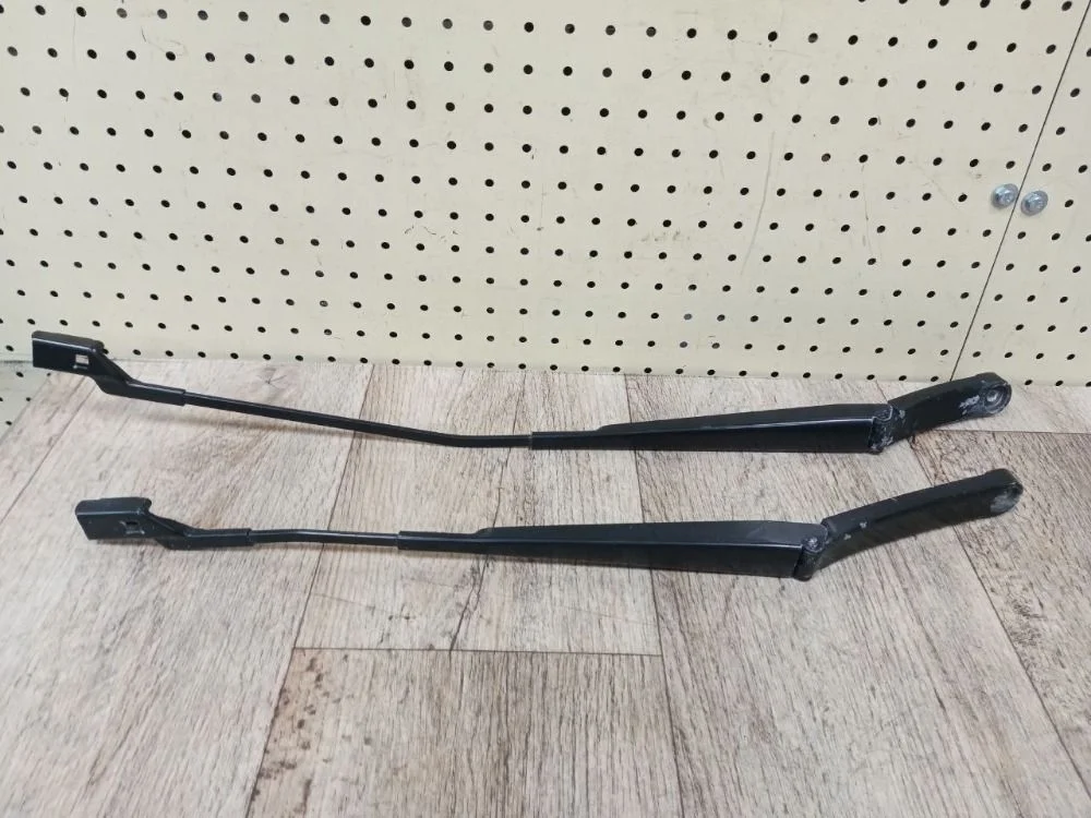 Поводок стеклоочистителя передний Volkswagen Passat CC B6 (2008—2012) Passat CC B6 (2008—2012) CDA