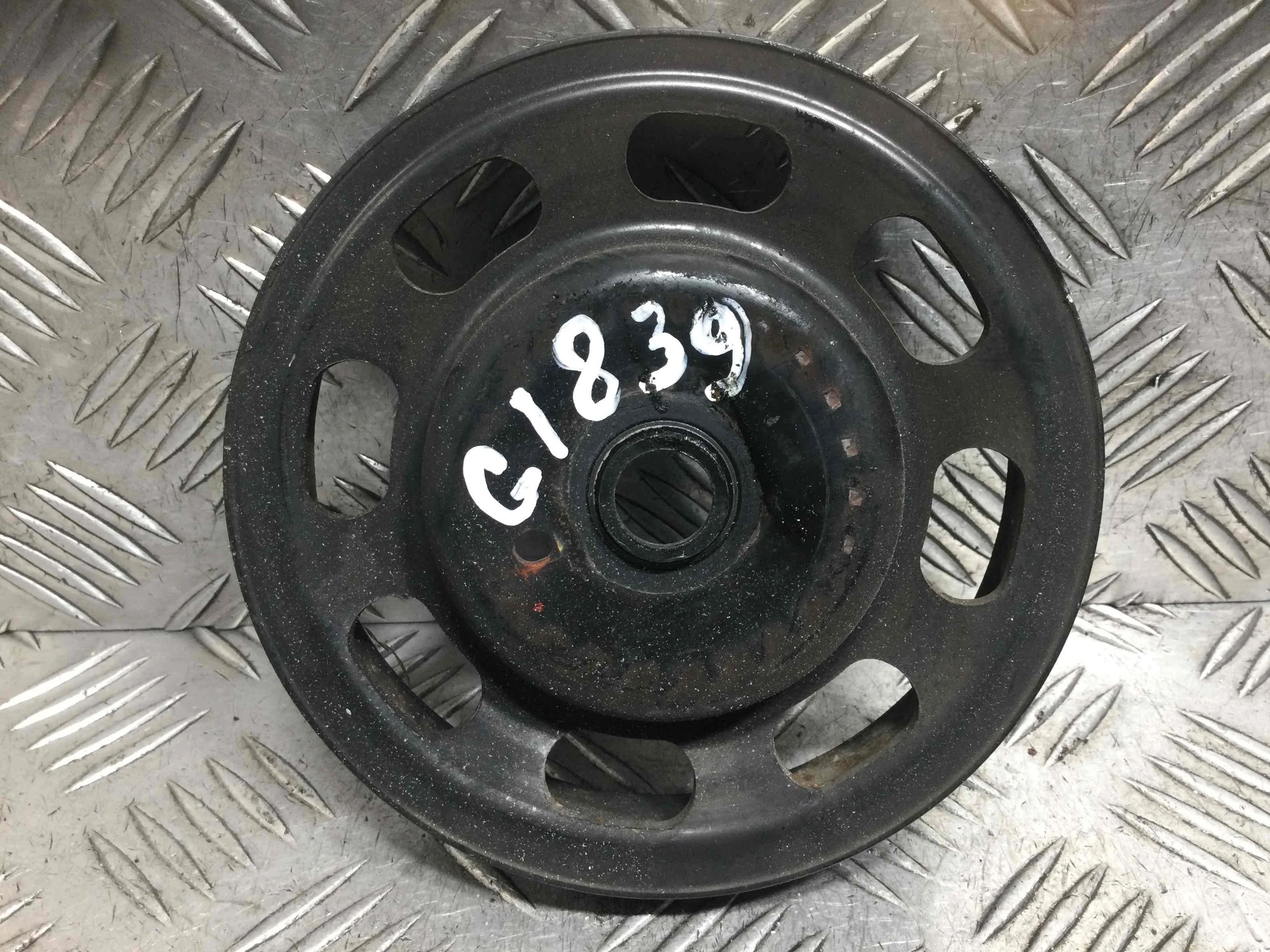 Шкив коленвала Volkswagen Golf 4 поколение (1997-2004) бензин 1.4 i Механика Х/б