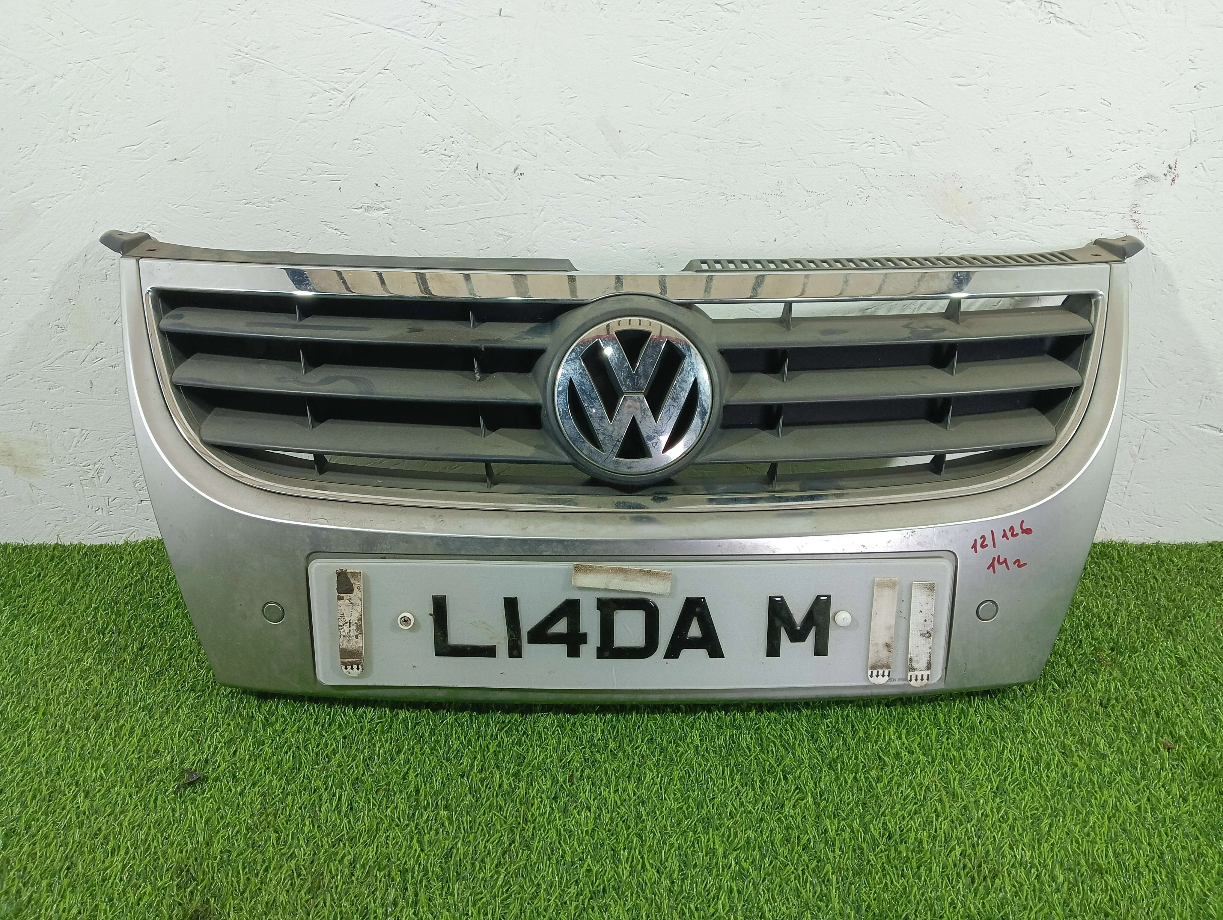 решетка в бампер Volkswagen Touran 2.0 дизель 2014