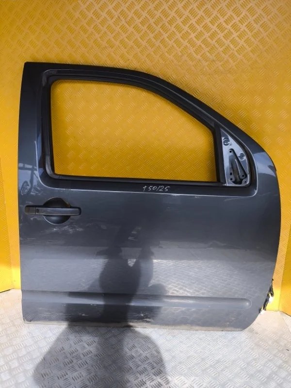 Дверь передняя правая Nissan Pathfinder (R51M) 2004-2013 2010 Внедорожник