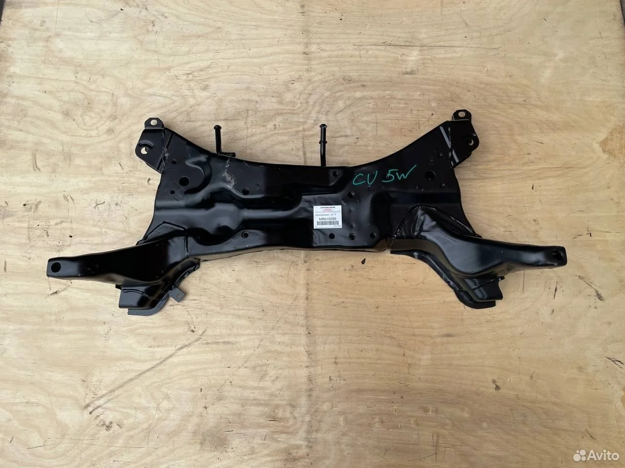 Подрамник двигателя mitsuibhis outlander 1 cu5w