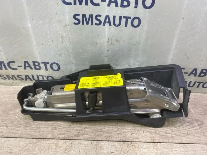 Домкрат Audi A6 2009 4F0011031 C6 3.0 CAJ