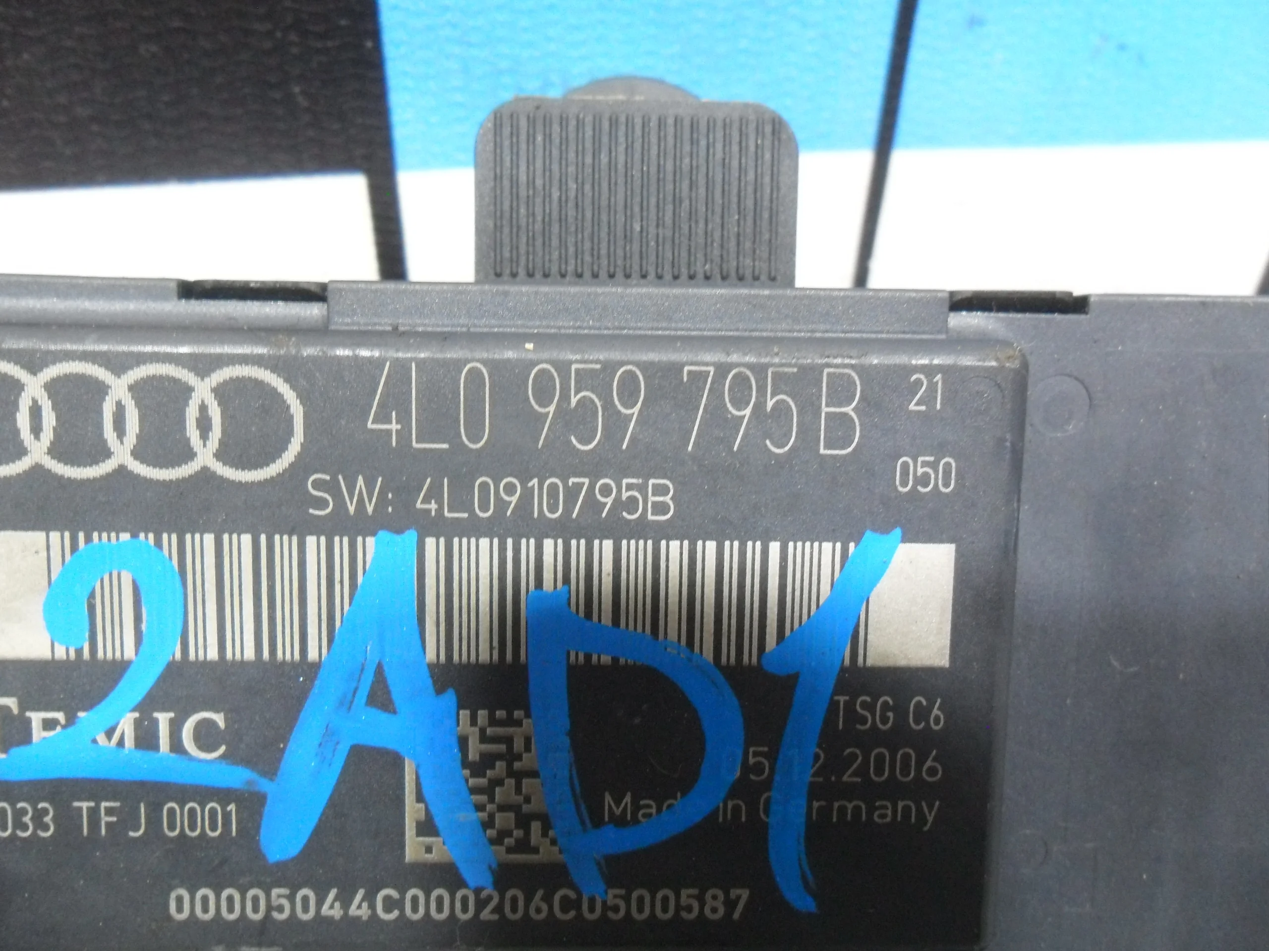 [Б/У] Блок комфорта задний левый Audi [Код: 00375839 ]