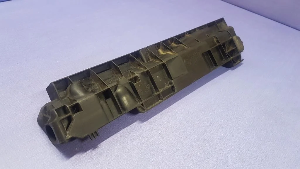 кронштейн радиатора BMW 1-серия E87/E81  N46B20B 150 лс 120i