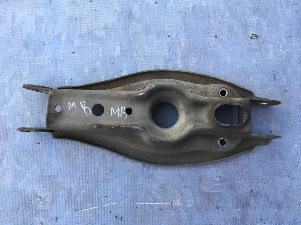 рычаг BMW 1-серия E87/E81  N47D20С 143 лс 118d