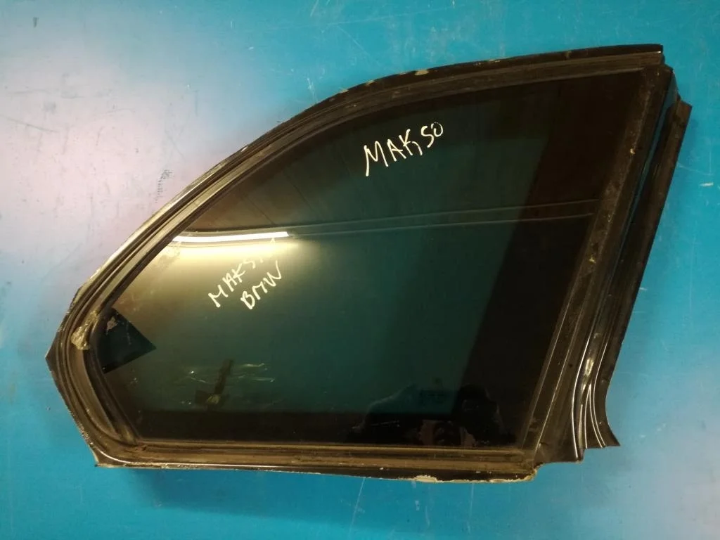 стекло кузовное глухое BMW X5 E53  M57D30 184 лс 3.0d