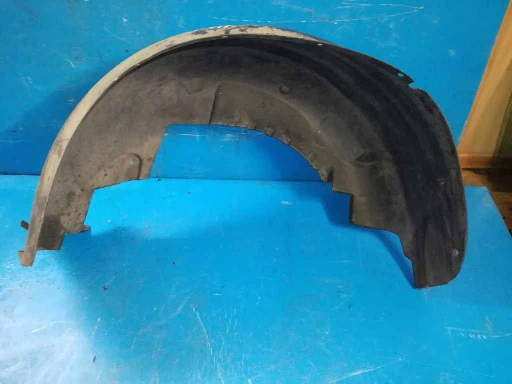 подкрылок BMW X5 E53  M57D30 184 лс 3.0d