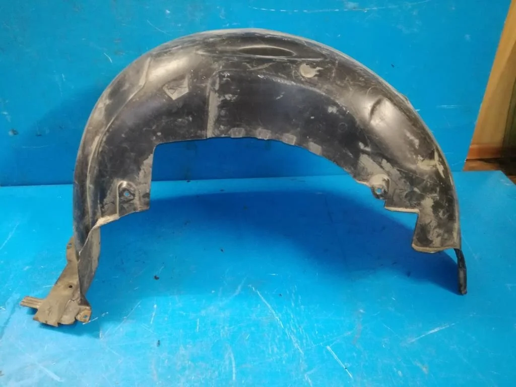 подкрылок BMW X5 E53  M57D30 184 лс 3.0d