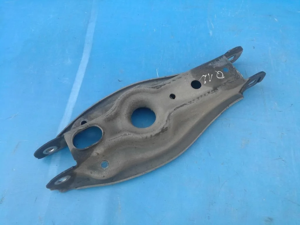 рычаг BMW 3-серия E90/E91  N52B30 258 лс 330i