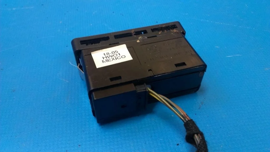 кнопка аварийной сигнализации BMW X5 E53  M54B30 231 лс 3.0i