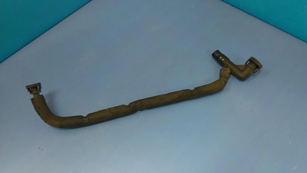 трубка картерных газов BMW X5 E53  M54B30 231 лс 3.0i