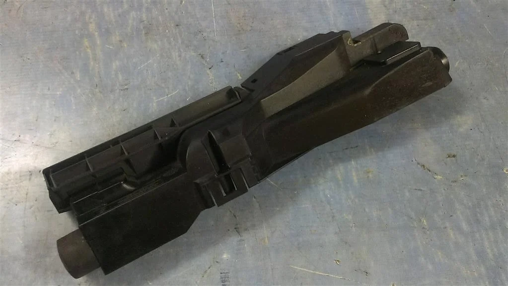 кронштейн радиатора BMW X3 E83  N47D20A 177 лс 2.0D