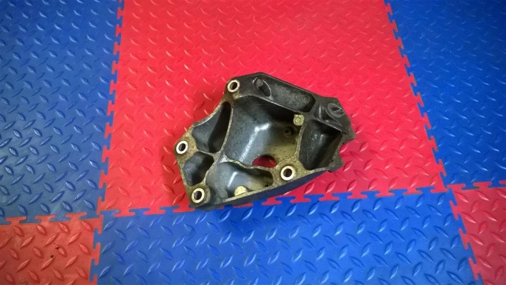 кронштейн двигателя BMW X3 E83  N47D20A 177 л.с. 2.0D