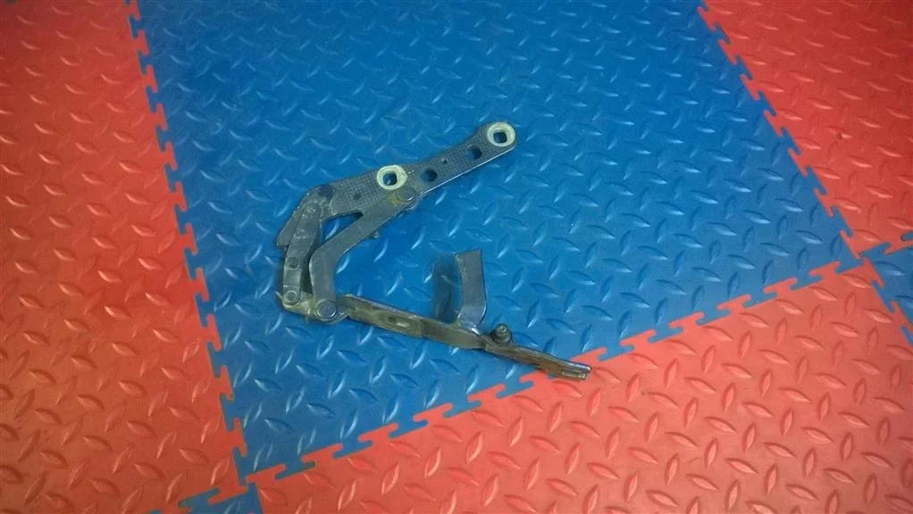 петля капота BMW X3 E83  N47D20A 177 л.с. 2.0D