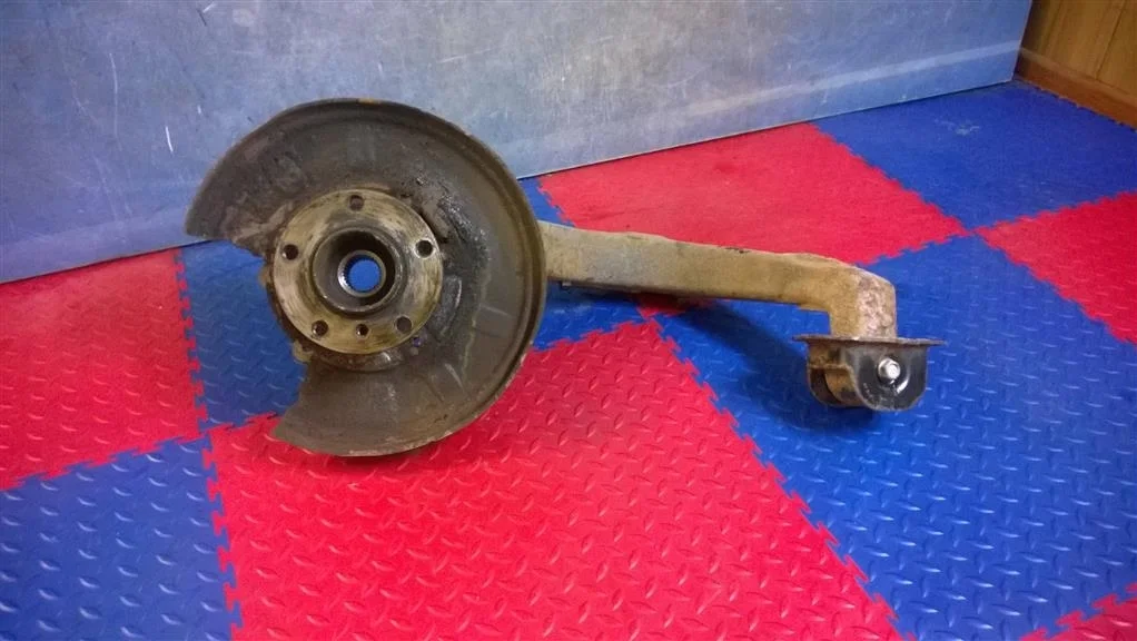кулак поворотный BMW X3 E83  N47D20A 177 л.с. 2.0D