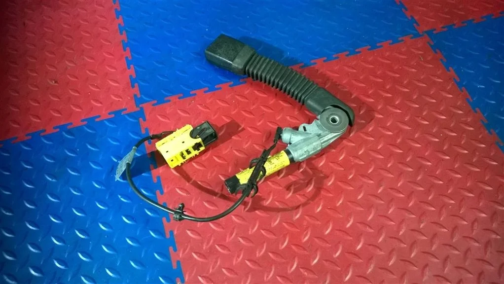 натяжитель ремня BMW X5 E53  M62B44 286 лс 4.4i