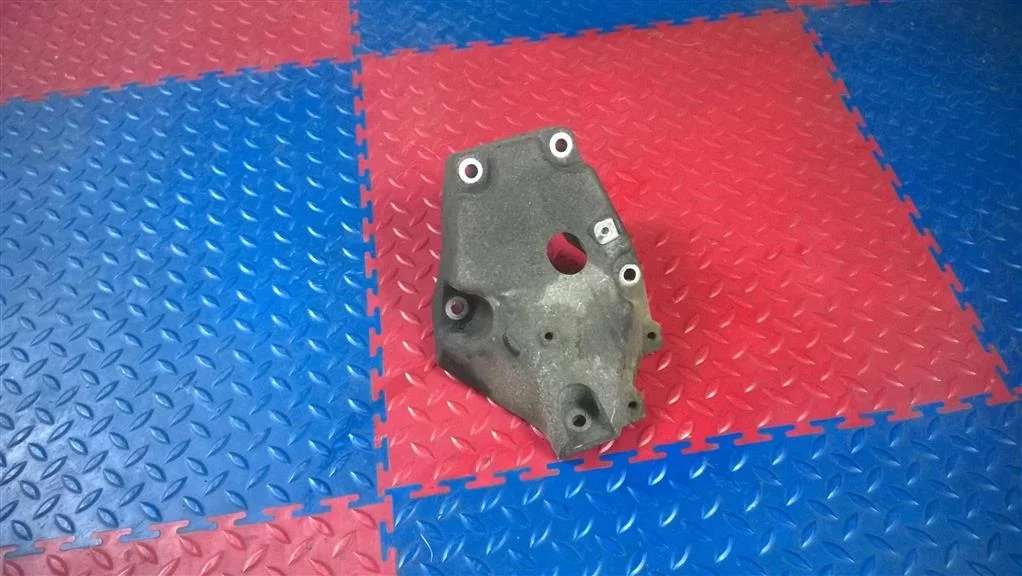 кронштейн двигателя BMW X3 E83  N47D20A 177 лс 2.0D