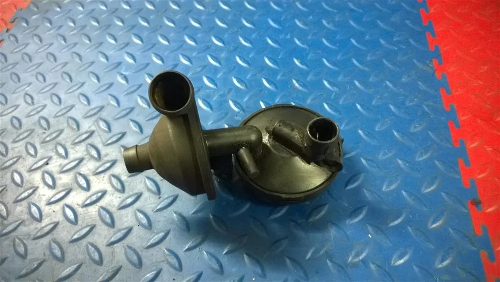 клапан вентиляции картерных газов BMW X3 E83  M54B30 231 лс 3.0i