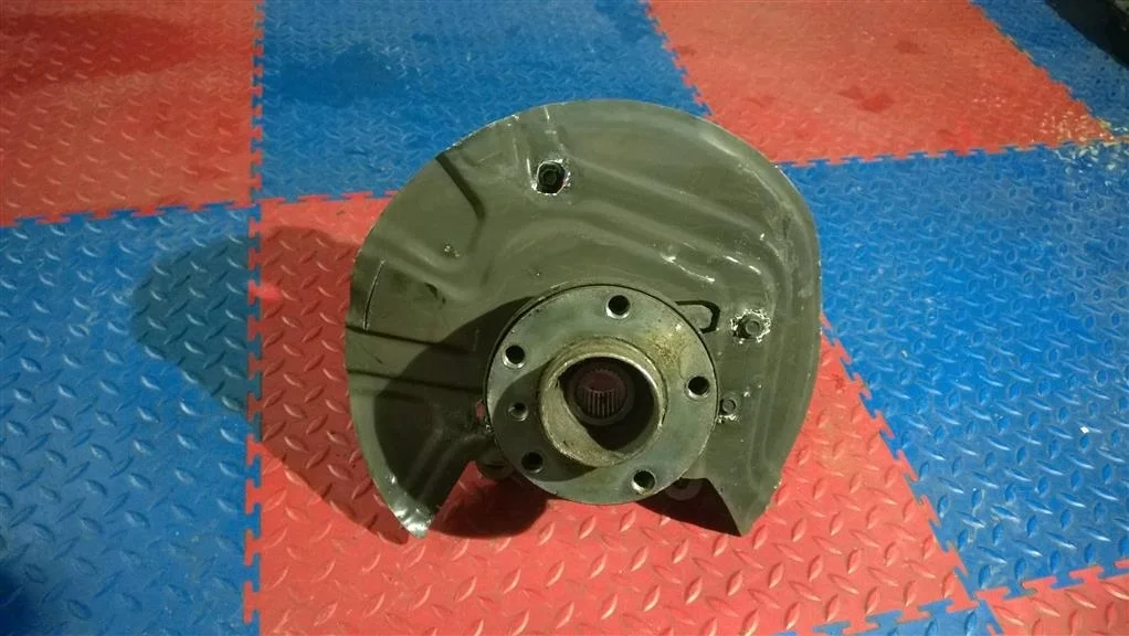 кулак поворотный BMW X3 E83  N47D20A 177лс 2.0D
