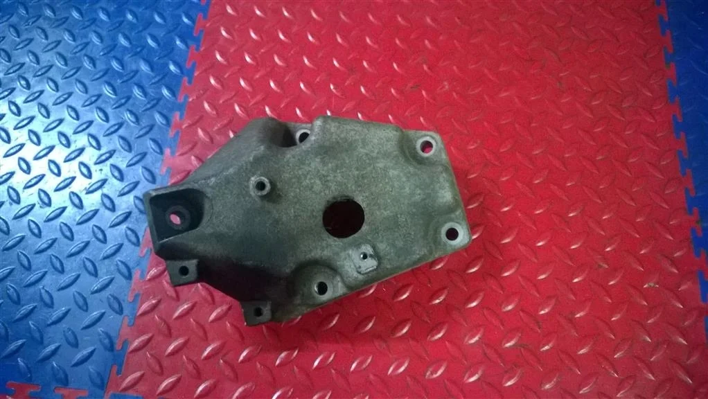 кронштейн двигателя BMW X3 E83  N47D20A 177лс 2.0D