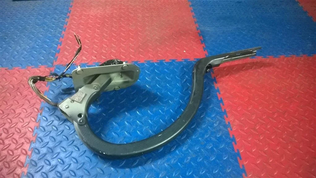 петля багажника BMW 5-серия F10/F11  N47D20C 184 лс 520d