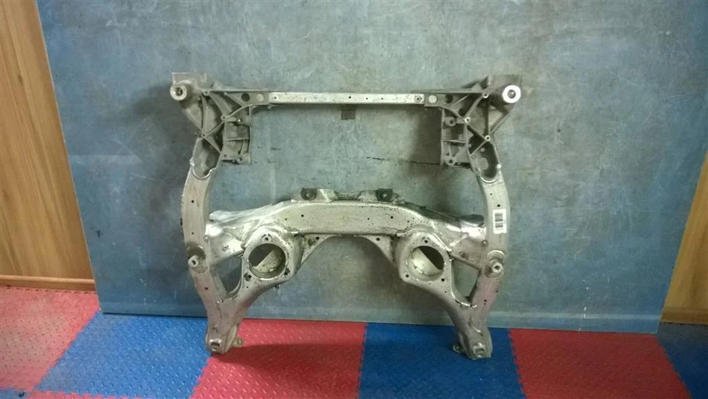 балка подмоторная BMW 5-серия F10/F11  N47D20C 184 лс 520d