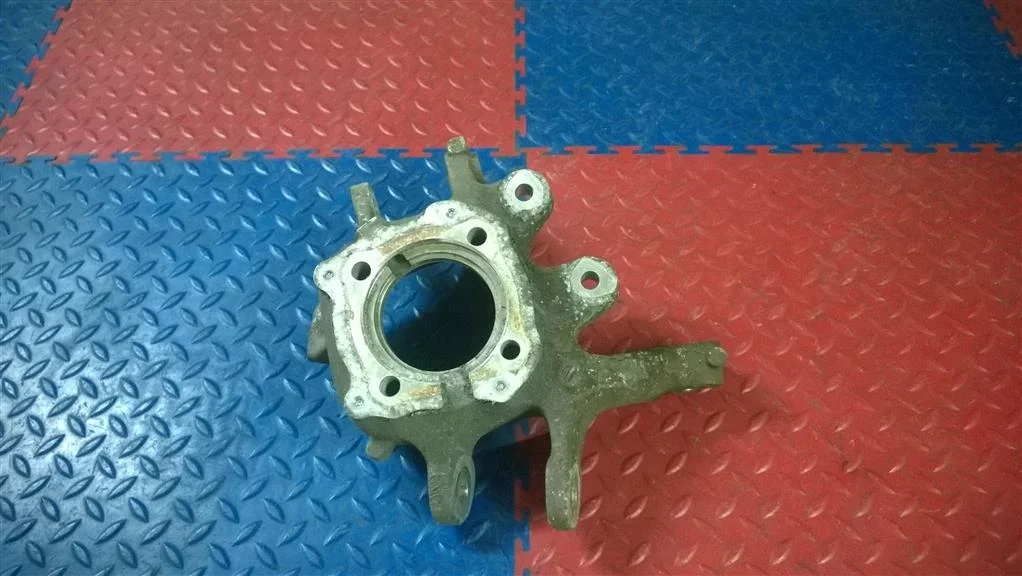 кулак поворотный BMW 5-серия F10/F11  N47D20C 184 лс 520d