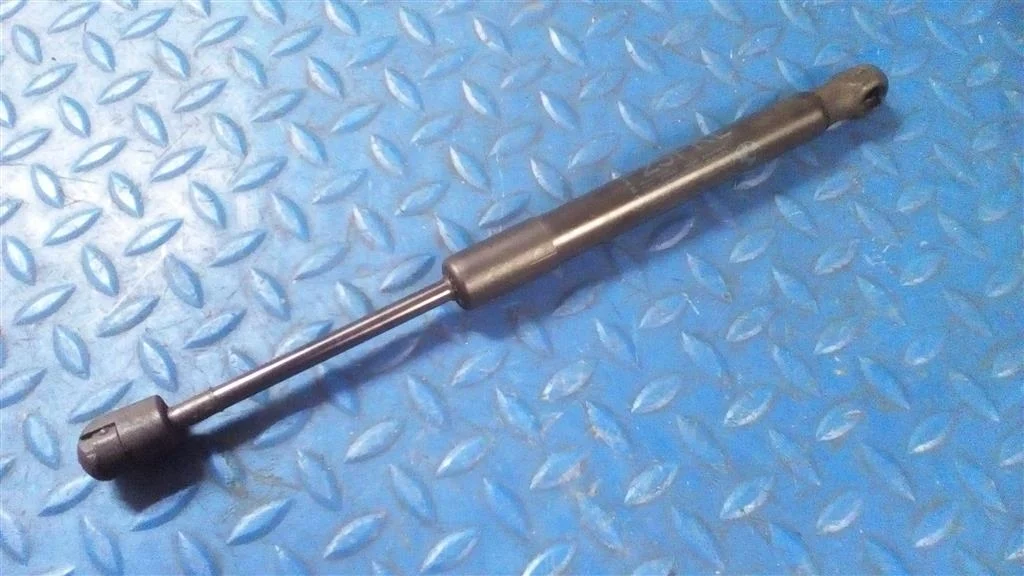 амортизатор капота BMW X3 F25  N20B20A 245 лс 2.0i