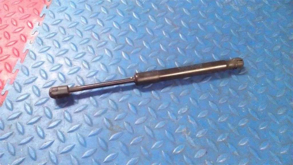 амортизатор капота BMW X3 F25  N20B20A 245 лс 2.0i