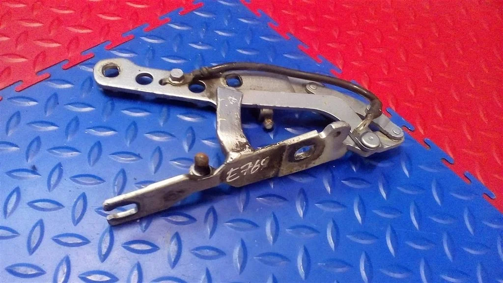 петля капота BMW X3 E83  M54B30 231лс 3.0i