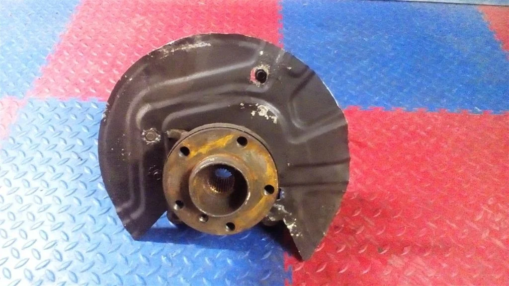 кулак поворотный BMW X3 E83  N47D20A 177лс 2.0D
