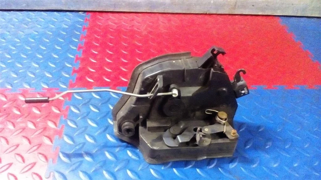 замок двери BMW X5 E53  M54B30 231 лс 3.0i