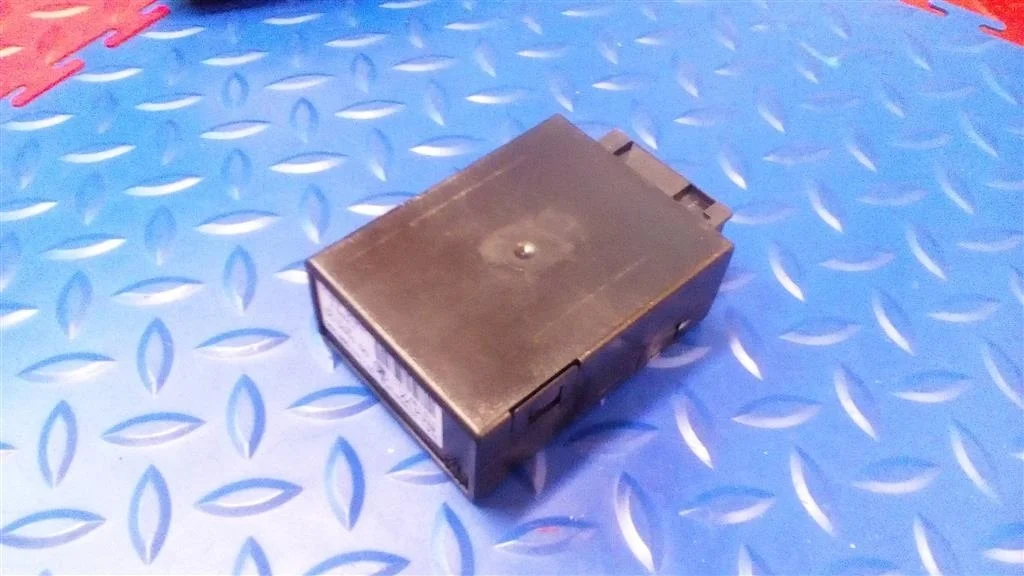 блок подачи воздуха BMW X5 E53  M54B30 231 лс 3.0i