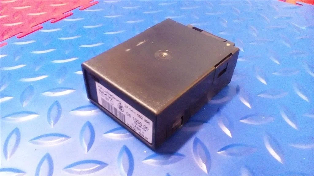 блок подачи воздуха BMW X5 E53  M54B30 231 лс 3.0i