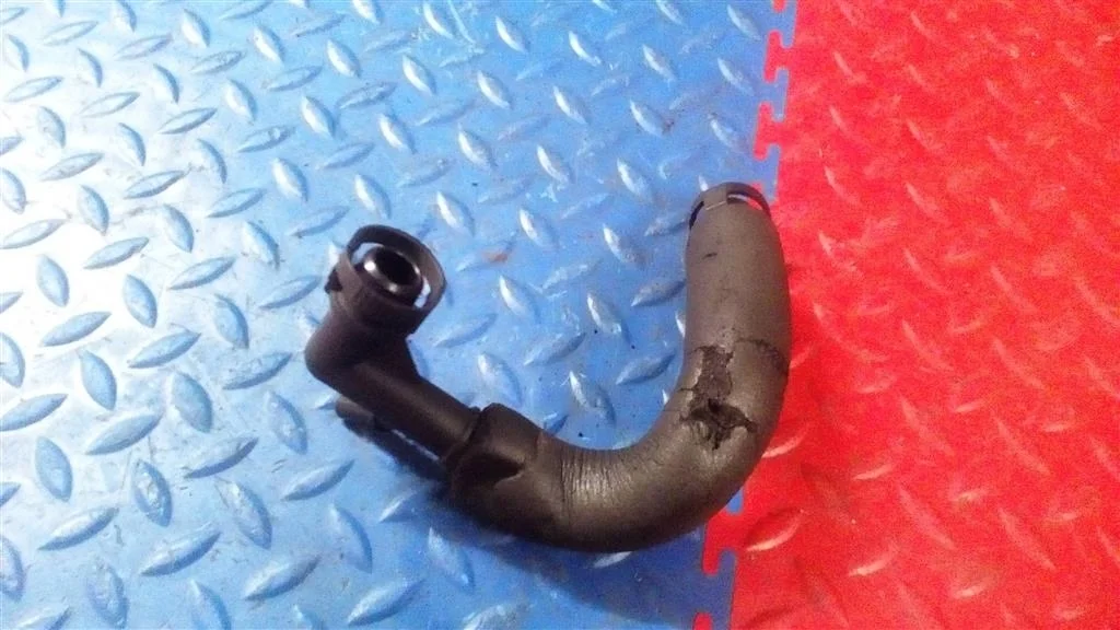 трубка картерных газов BMW X5 E53  M54B30 231 лс 3.0i