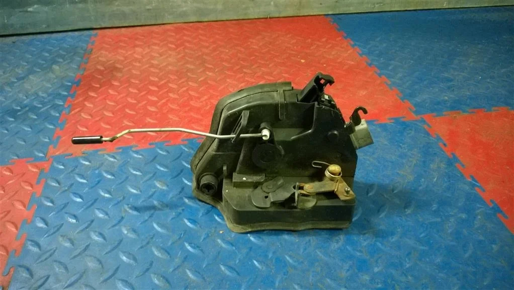 замок двери BMW X5 E53  M57/TU 218 лс 3.0d
