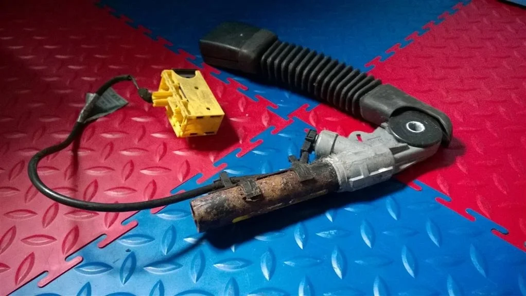 натяжитель ремня BMW X3 E83  M54B30 231 лс 3.0i