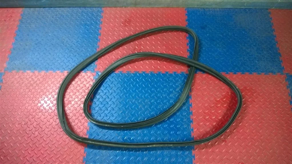 уплотнитель багажной двери BMW X3 F25  N55B30A 306 лс 3.0i