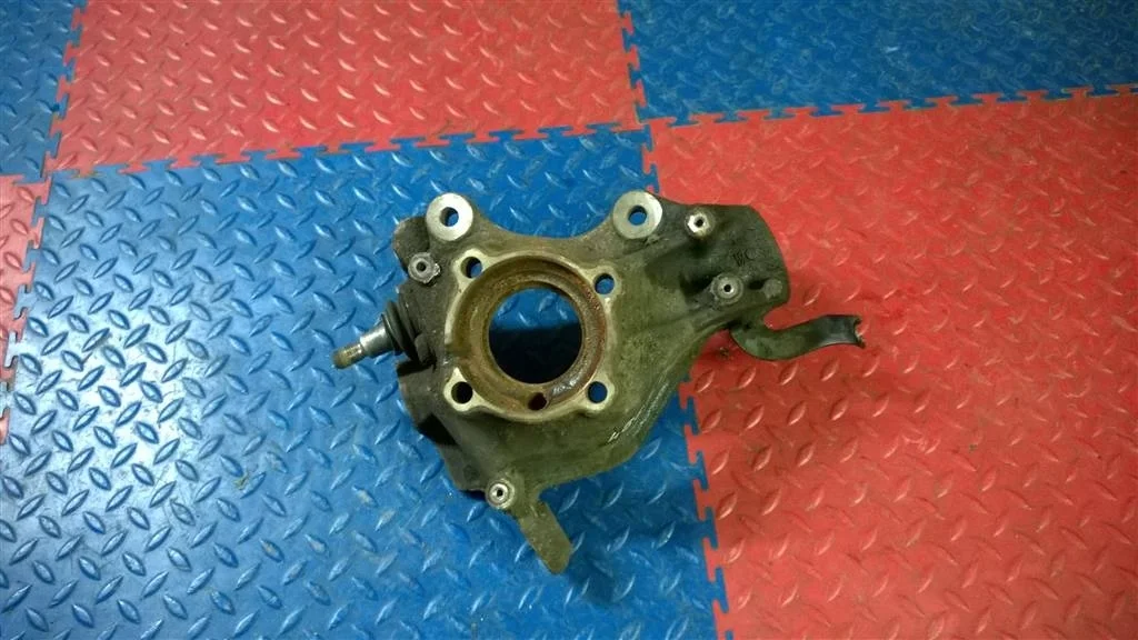 кулак поворотный BMW X1 E84  N47D20C