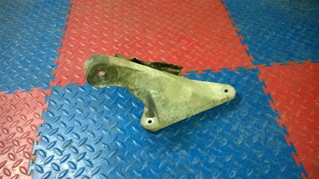 кронштейн двигателя BMW X3 E83  M54B30 231лс.3.0i