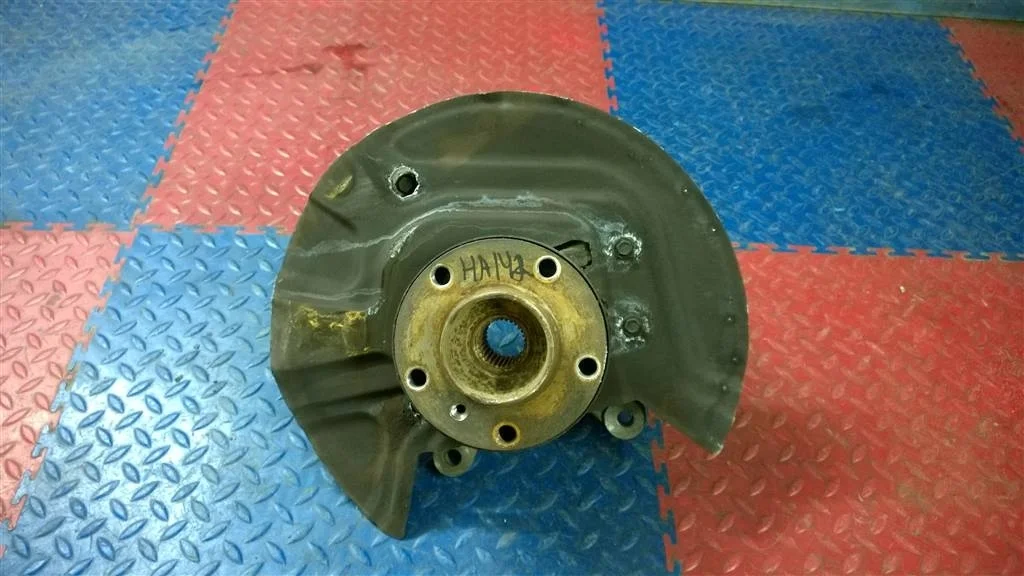 кулак поворотный BMW X3 E83  N47D20A 177лс 2.0D