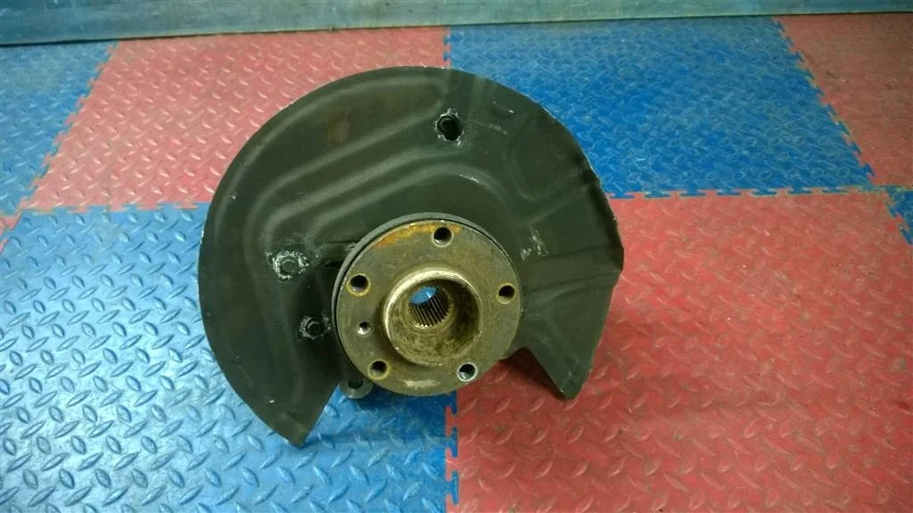 кулак поворотный BMW X3 E83  N47D20A 177лс 2.0D