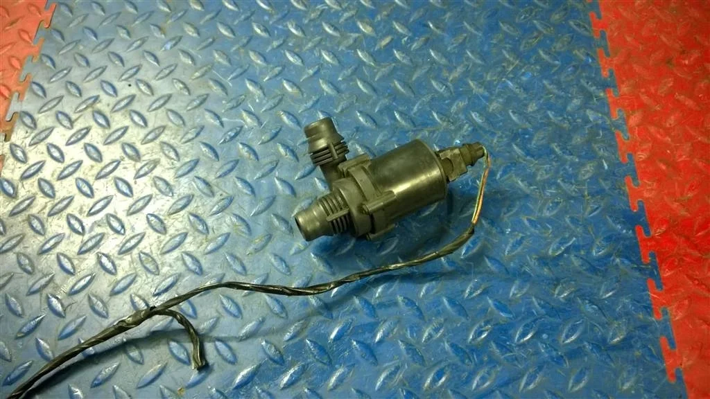 насос подкачки BMW X5 E53  M54B30 231 лс 3.0i