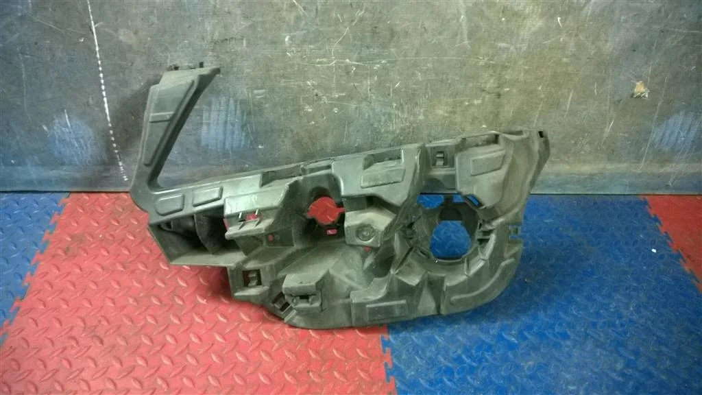 кронштейн переднего бампера BMW X3 F25  N47D20C 184 лс 2.0D