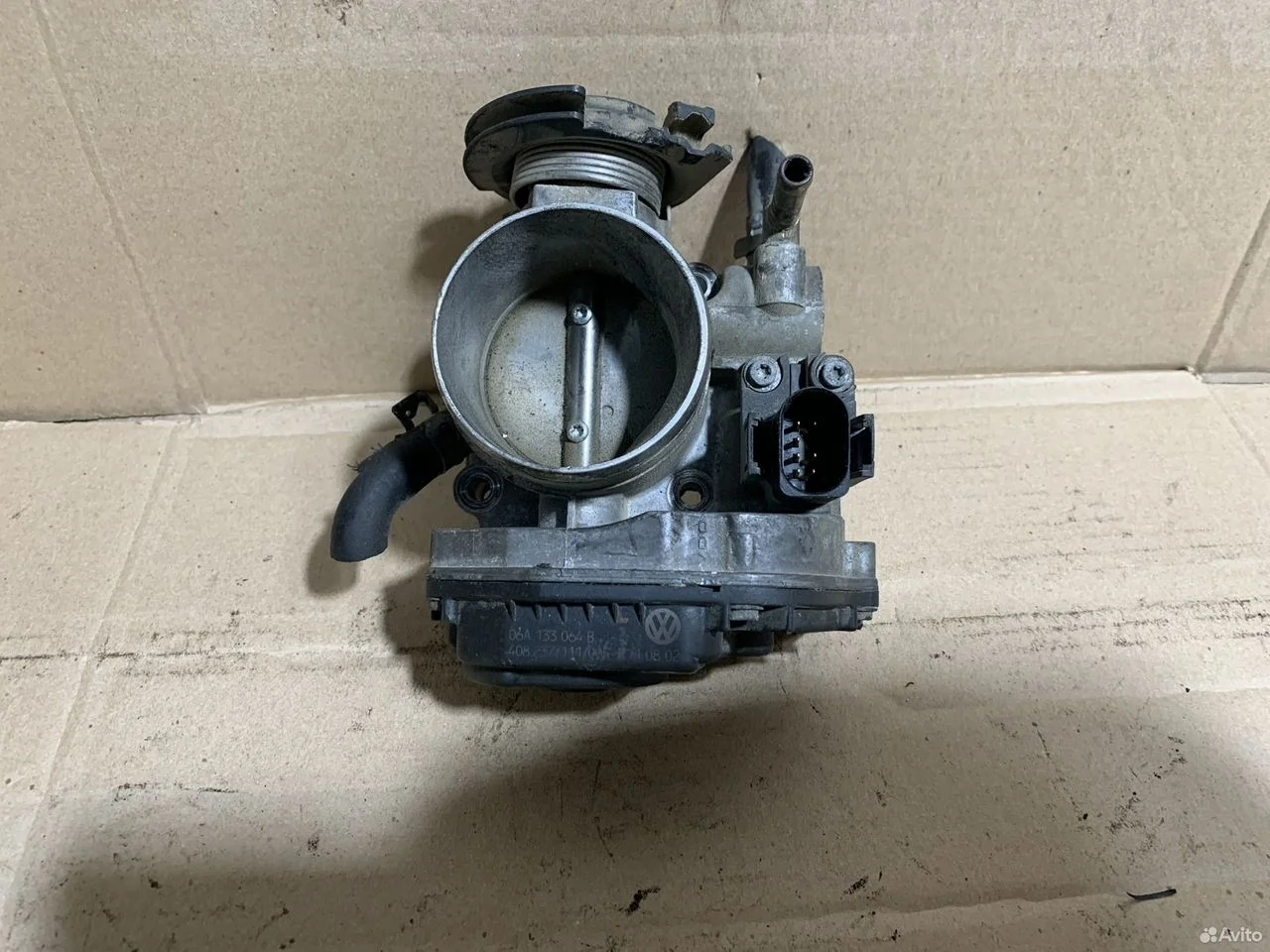 Дроссельная заслонка 06a133062b 2.5 aet volkswagen