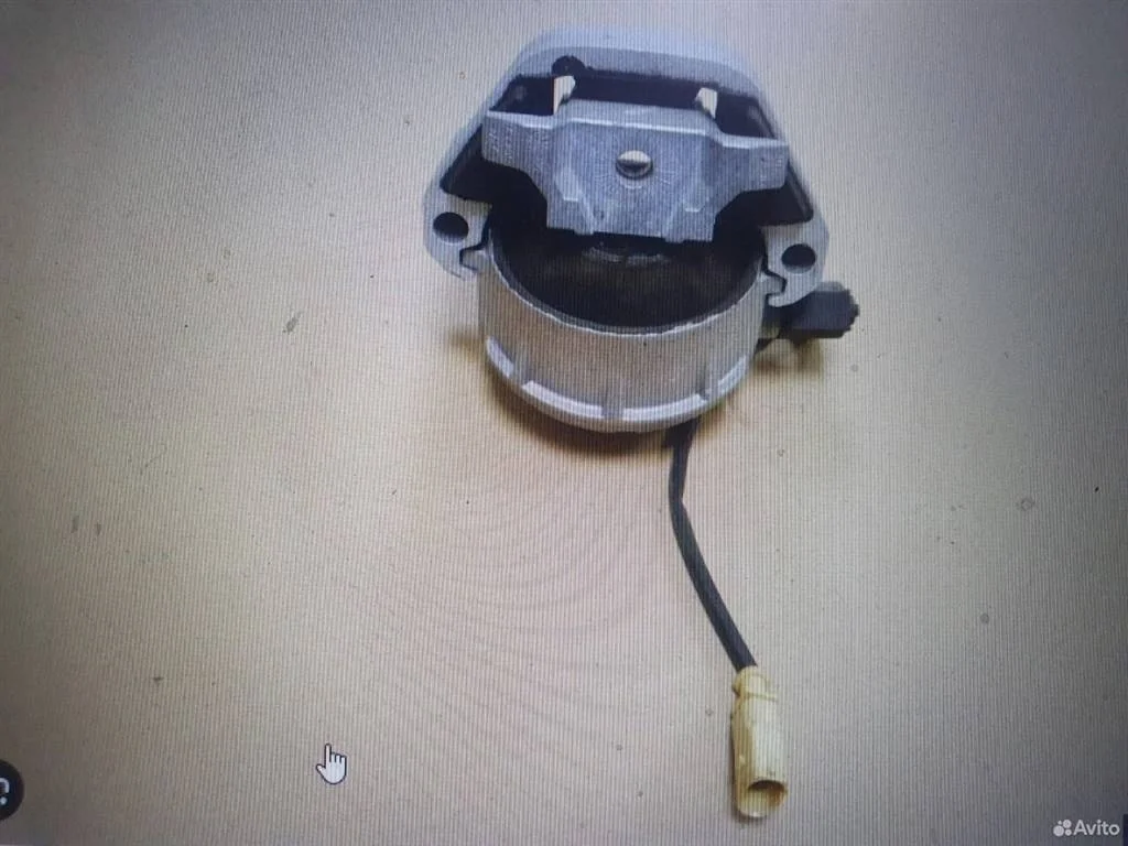 Опора двигателя Audi A8 D4 (2010—2014) CGWA 3.0