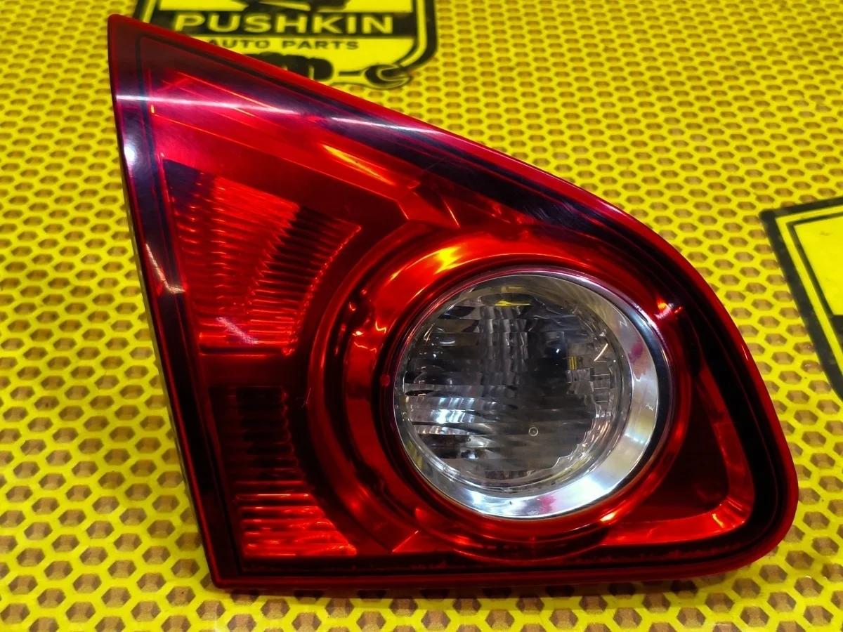 Фонарь крышки багажника Nissan Qashqai 2008 J10