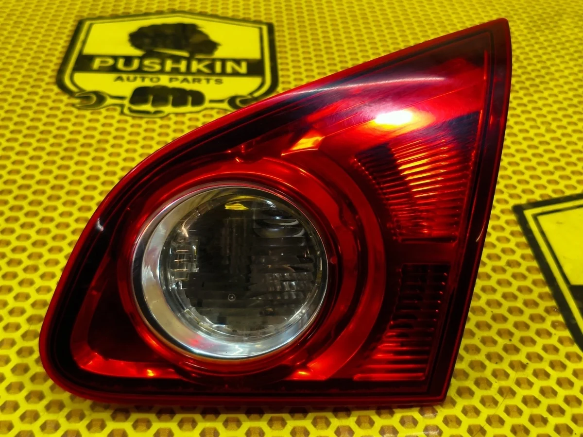 Фонарь крышки багажника Nissan Qashqai 2008 J10