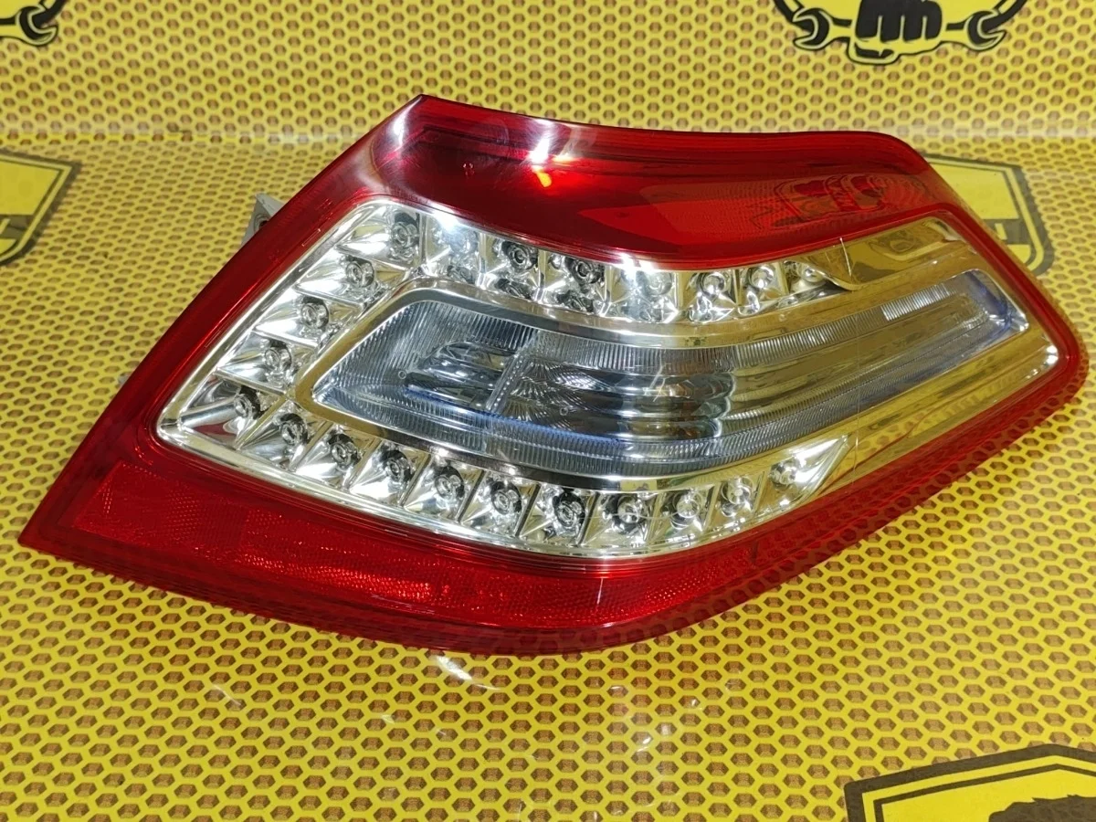 Фонарь в крыло Nissan Teana 2012 J32