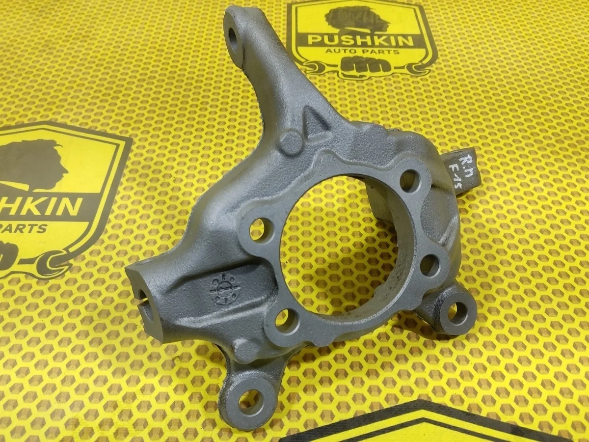 Кулак поворотный Nissan Juke 2014 F15